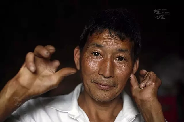 残疾夫妇19年养育弃婴 考上大学担忧双亲