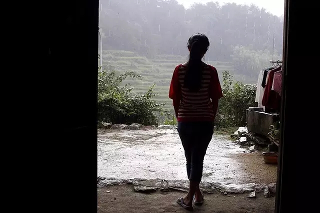 残疾夫妇19年养育弃婴 考上大学担忧双亲