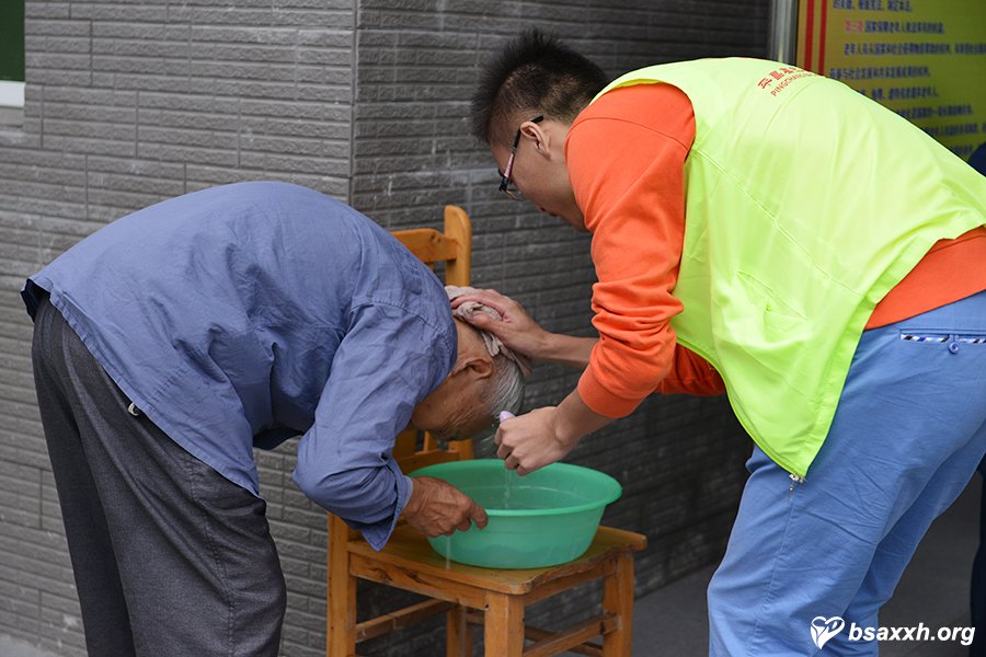 【活动纪事】南风敬老院慰问活动