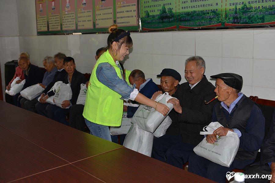 【活动纪事】南风敬老院慰问活动