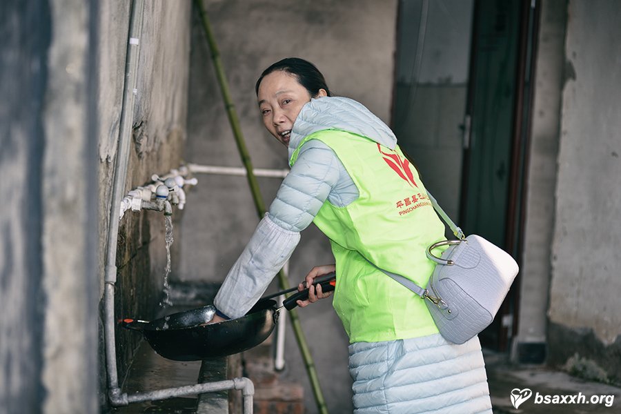 让爱成长-梁铜村小学爱心助学活动
