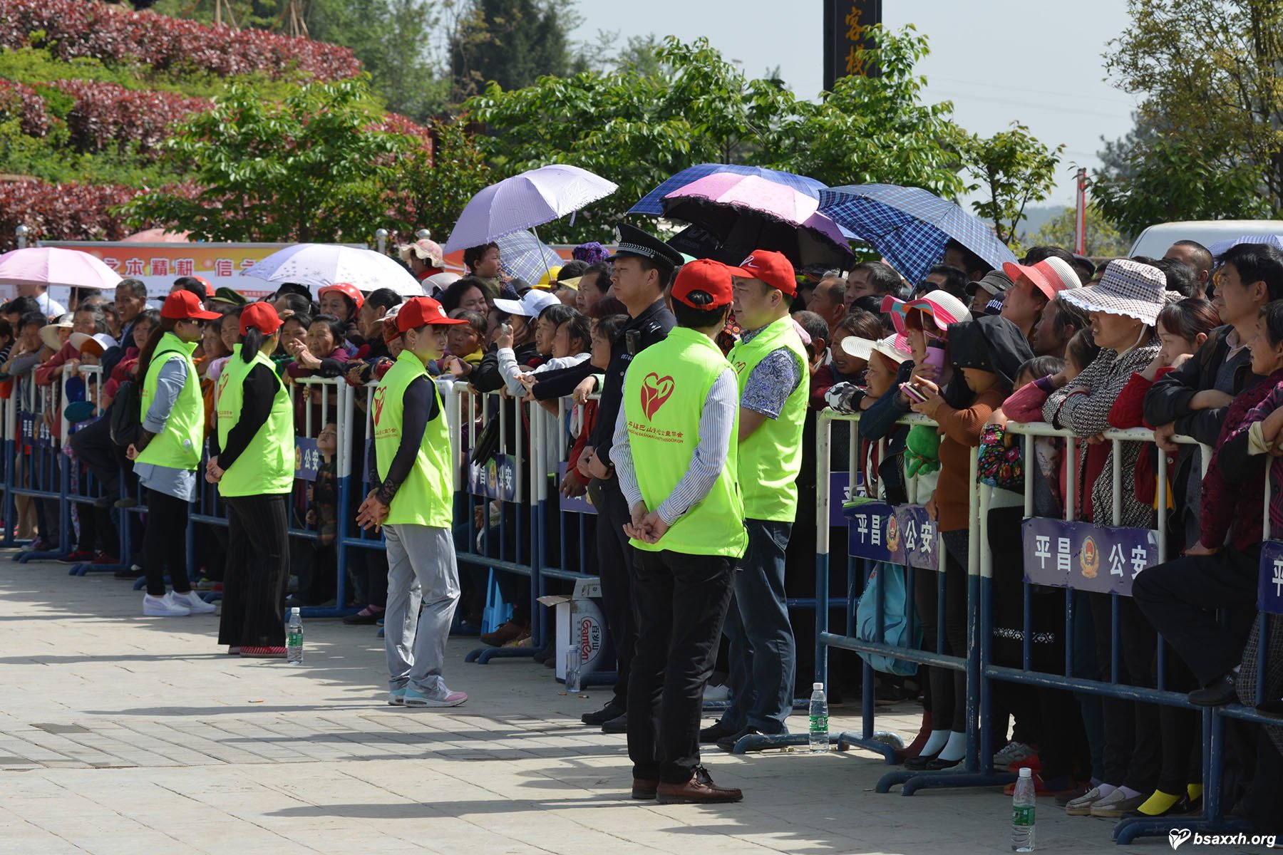 �Ĵ��������ƶ������Ļ����ν�־Ը����Բ�����