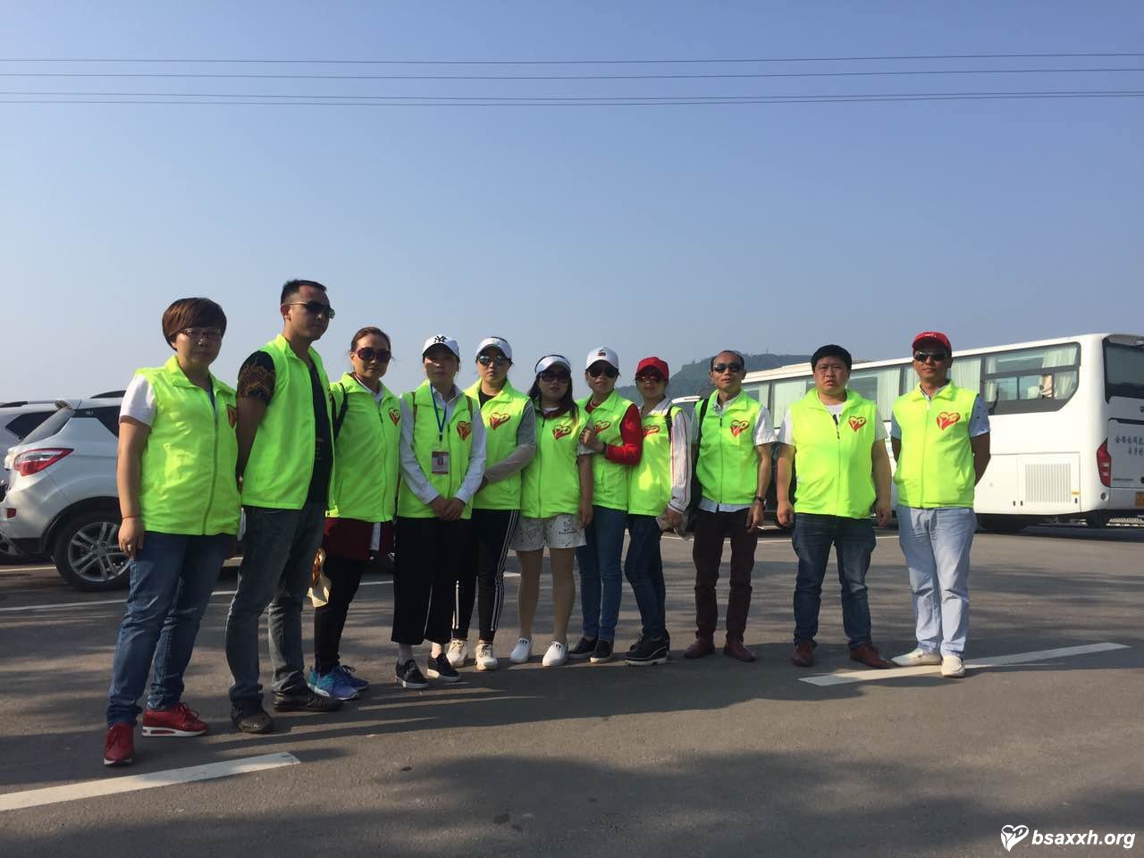 爱在青凤 情定花海-第二届巴山芍药花节志愿服务